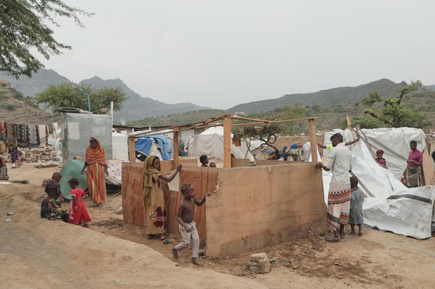 Displaced people set their camp in Taiz province, Yemen, Tuesday, Sept. 15, 2026. (AP Photo/Marzouq Al Jabri)