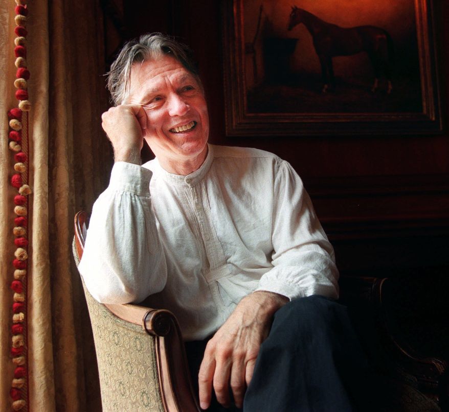 Actor Tom Skerritt poses at the Ritz-Carlton Hotel in Pasadena, Calif., on July 8, 2000. (AP Photo/Chris Pizzello, File)